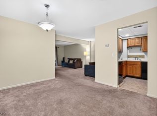 92 Jamestown Rd, Basking Ridge, NJ 07920