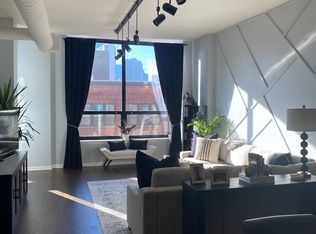 400 W Ontario St APT 512, Chicago, IL 60654