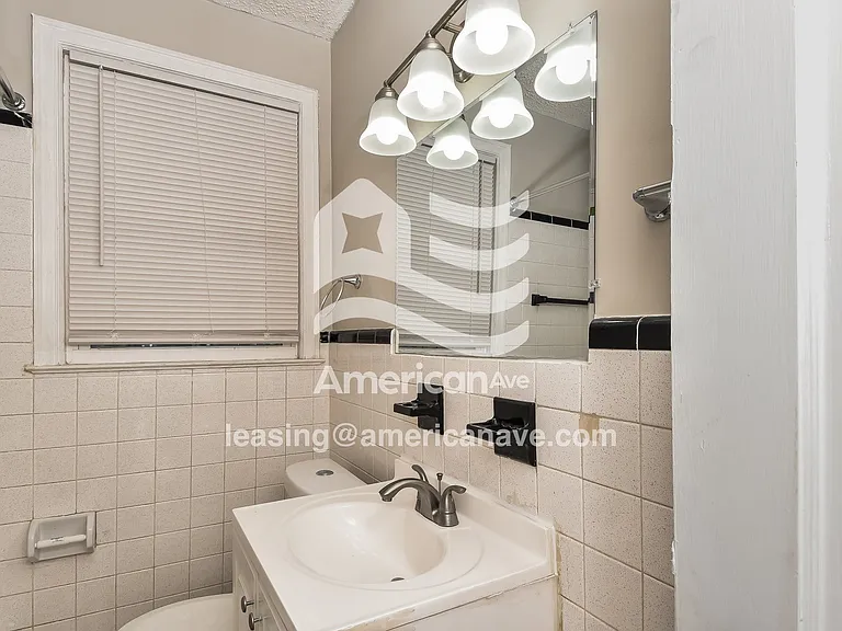 15881_014_wm_-_bathroom_13369192.jpg