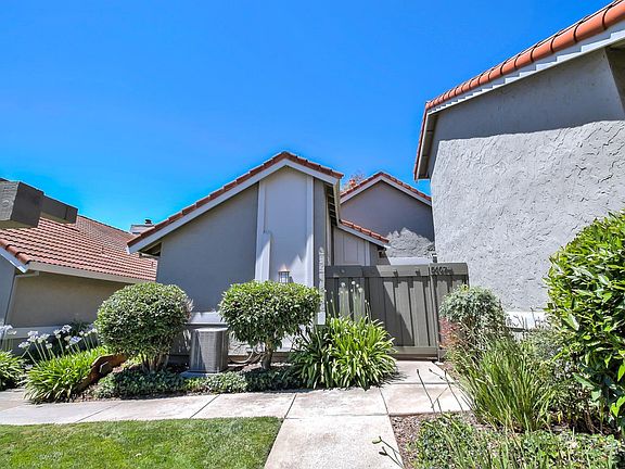 2nd image of 5607 Bluegrass Ln