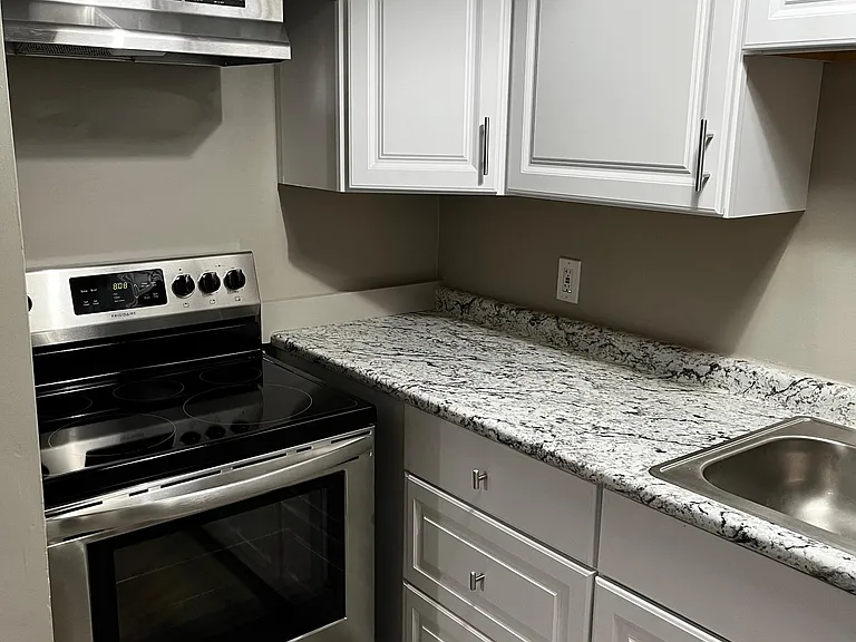712 Main St — Photo 3