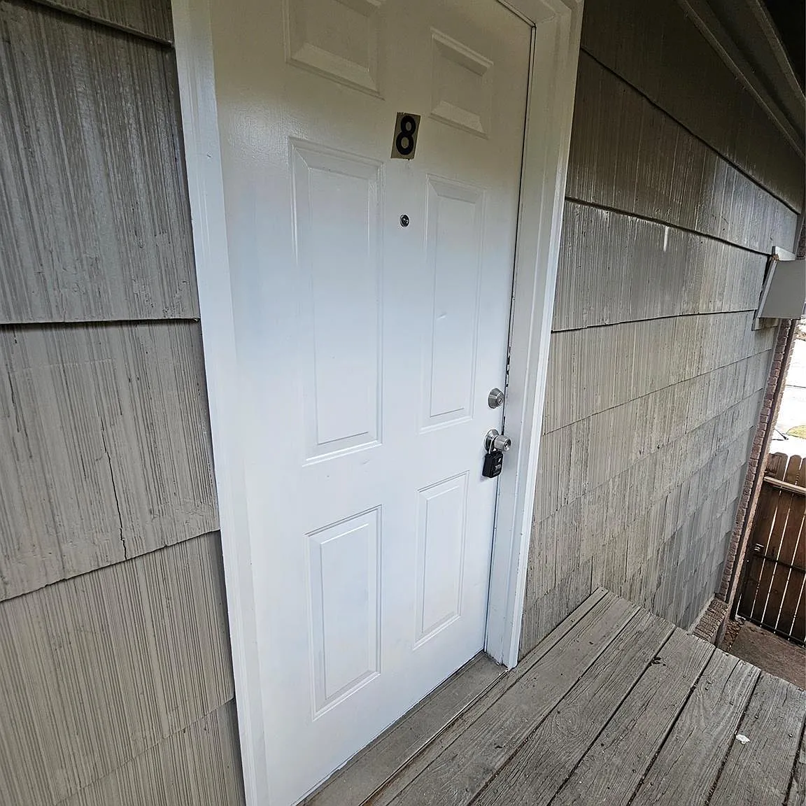 1 bed, 1.0 bath, 318 sqft, $725 — Photo 2