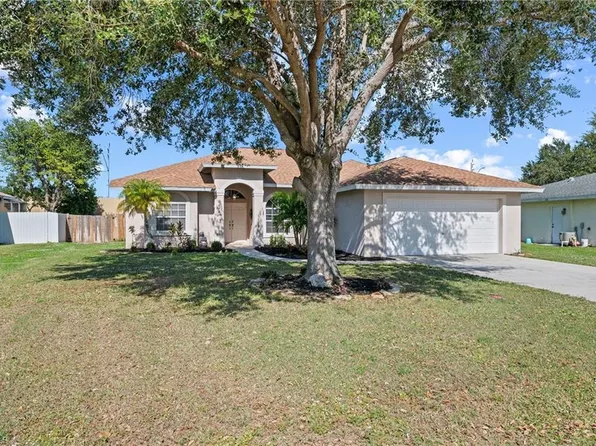 879 Grove DR, NAPLES, FL 34120