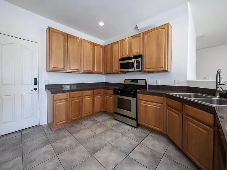 2083 S McConnell Dr — Photo 12