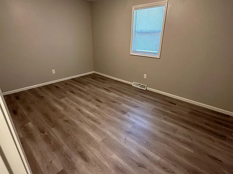 812 Wix Ln — Photo 6