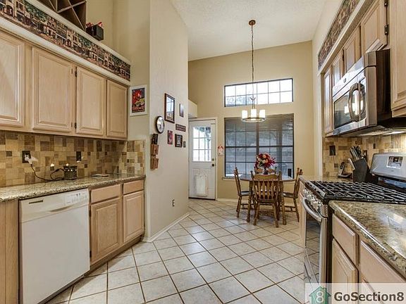 5th image of 729 Paisley Dr