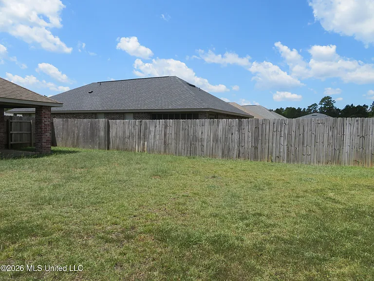 18172 Tiffany Renee Dr — Photo 21