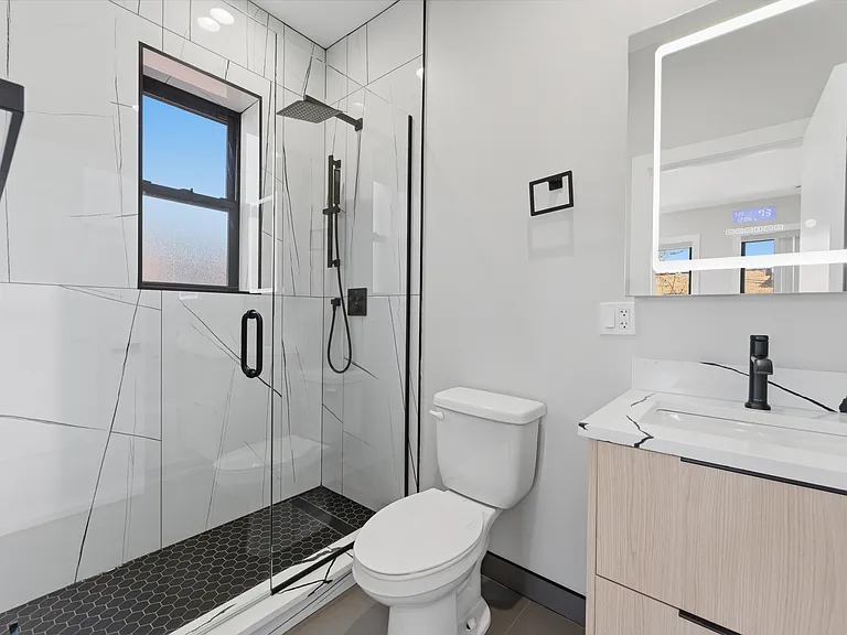 7518.5 N Eastlake Ter #1 — Photo 12