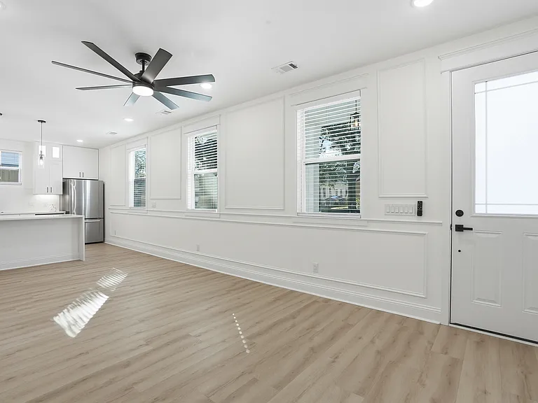 1228 E Anderson St #B — Photo 7