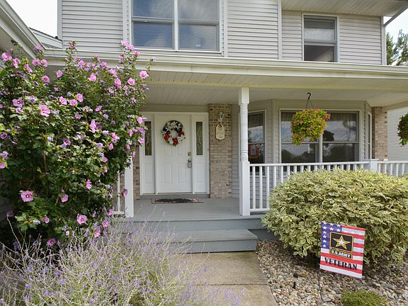 4th image of 84 Kristin Dr