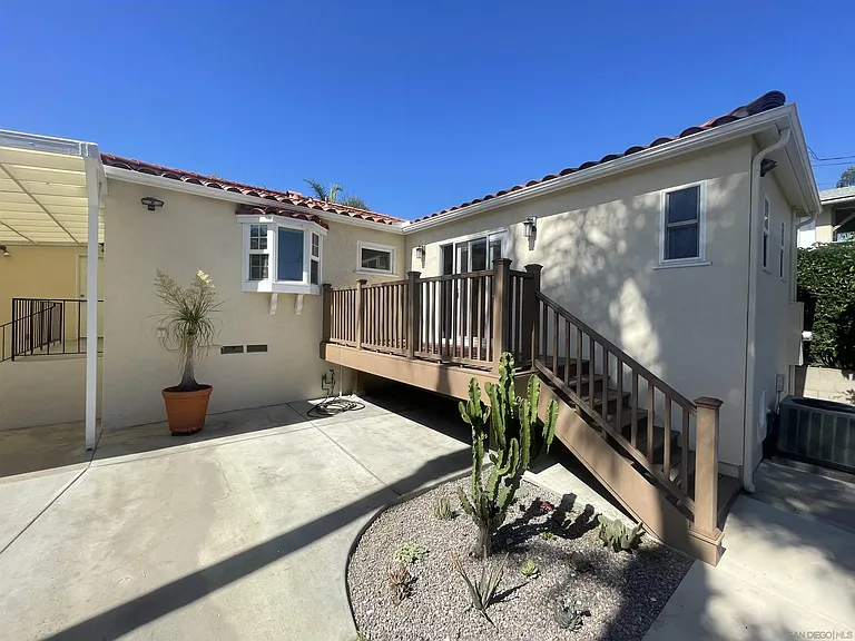 2119 Missouri St — Photo 23