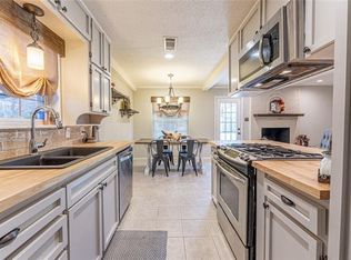 916 Madrid Ct, Hurst, TX 76053