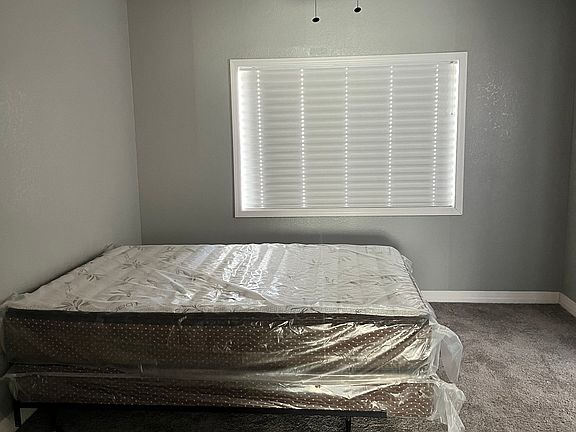 Primary Bedroom w/ NEW Queen size bed