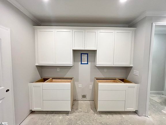 5th image of 19 Hasbrook Ln #2