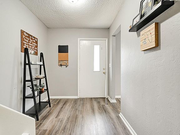3rd image of 26 Oakwood Park