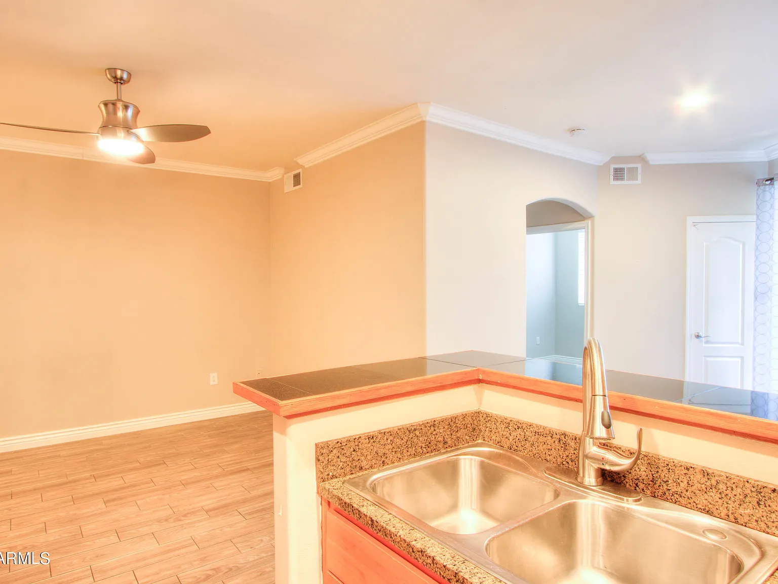 2 bed, 2.0 bath, 843 sqft, $1,650 — Photo 4