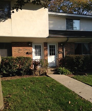 2nd image of 224 W Park Ave #224