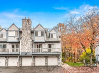 24 Garden Ct, Succasunna, NJ 07876