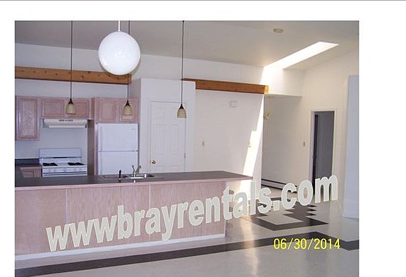 2226 S Broadway#2 kitchen2 watermarked