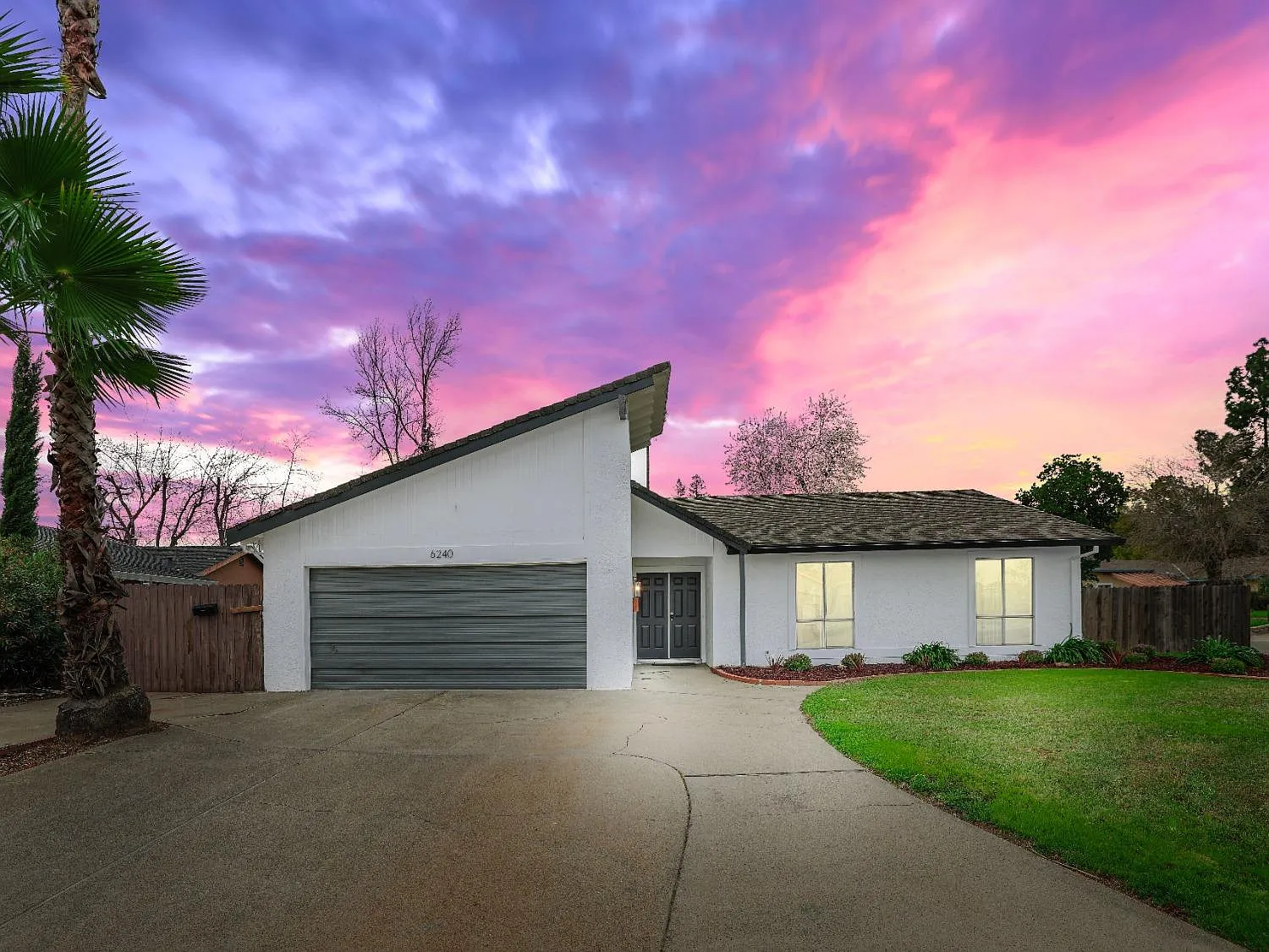 6240 Goodview Way photo 1
