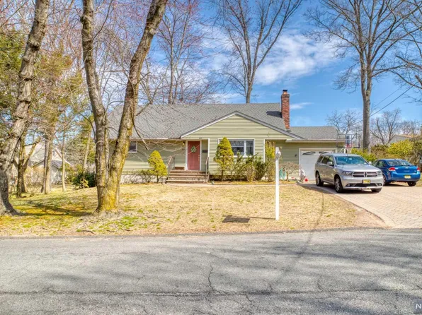 45 Mills Ave, Norwood, NJ 07648