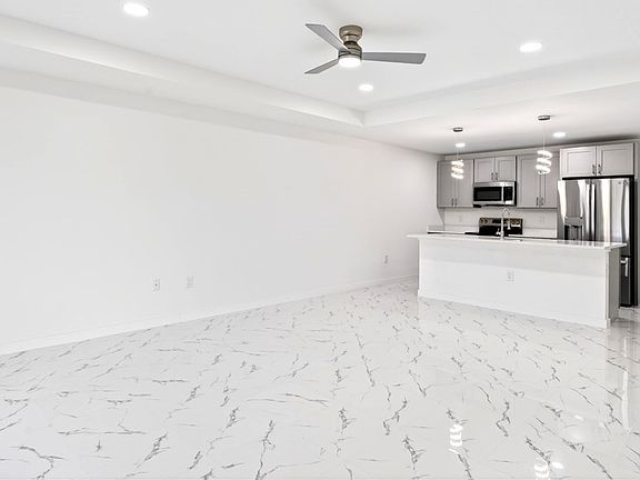 5th image of 2413/2415 Ansel Ave S