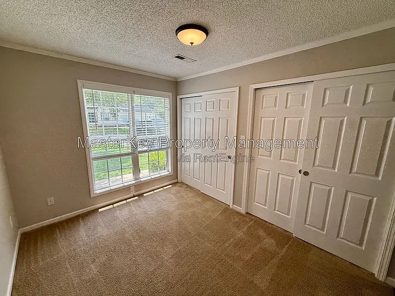 703 Swan Hill Ct — Photo 11
