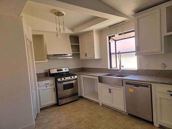 4th image of 26379 Corona Dr