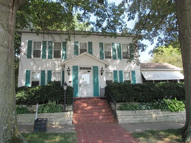1st image of 820 1st Ave