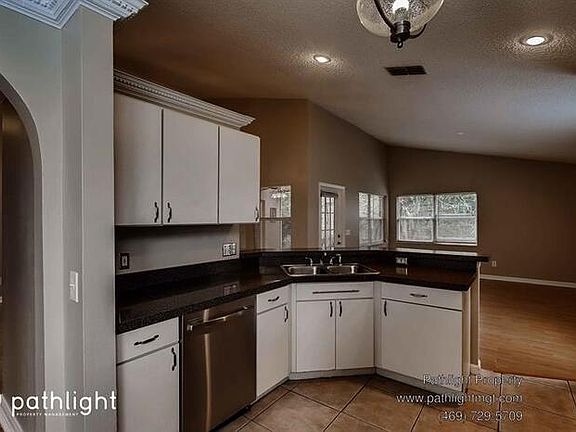 2nd image of 3046 Saint Augustine Dr