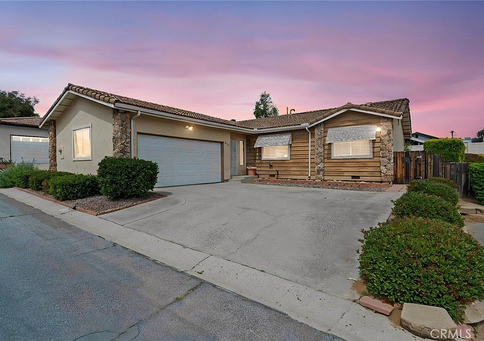 1st image of 8537 Snow White Dr
