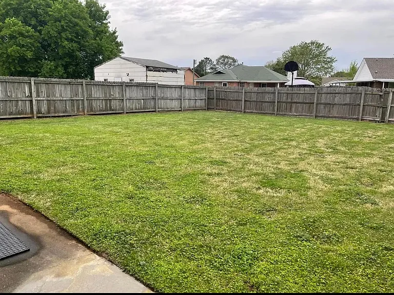 849 E Gardendale Dr — Photo 2