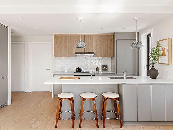 4th image of 601 Baltic St Unit Penthouse 9