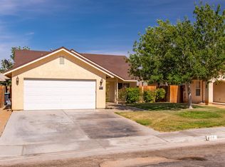 1304 S McCall St, Ridgecrest, CA 93555
