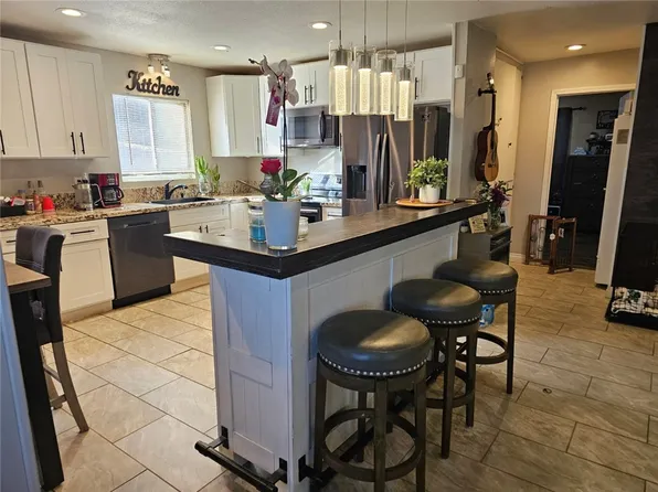 216 Plaimore Ave, Barstow, CA 92311