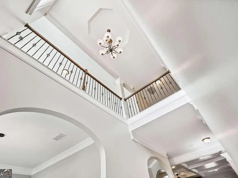 2214 Golden Eagle Dr — Photo 2
