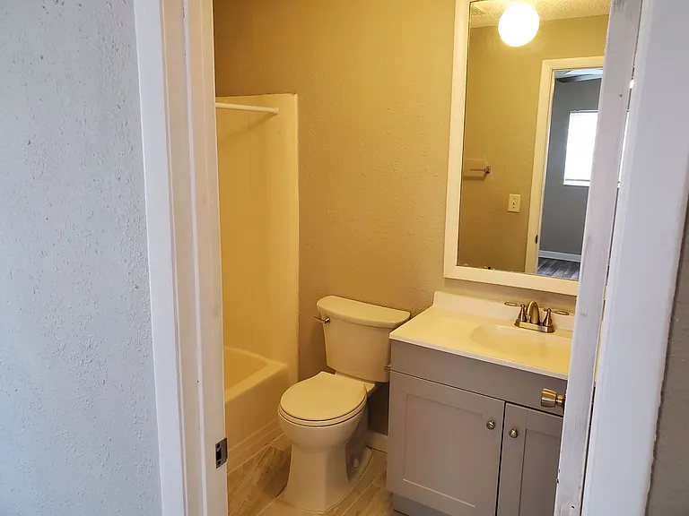 1825 E New York Ave — Photo 9