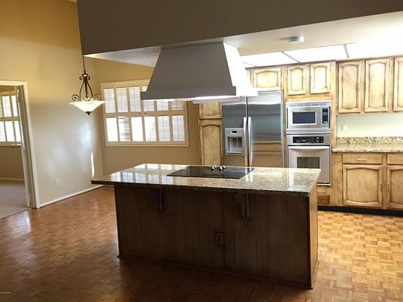3rd image of 1467 W Meseto Ave