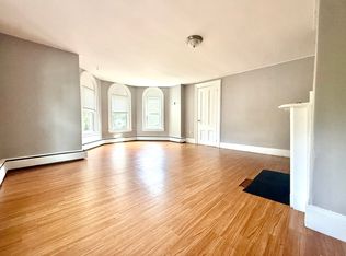 571 Spring St #2B, Newport, RI 02840