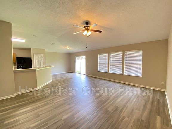 2nd image of 1378 Summit Oaks Dr W