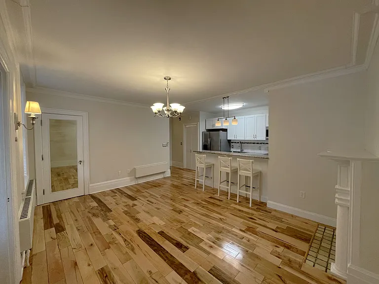 Kitchen/ Living Room