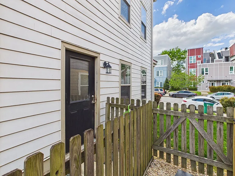 1112 Porter St #A — Photo 36