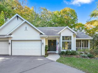 209 Jensen Dr, Fontana, WI 53125