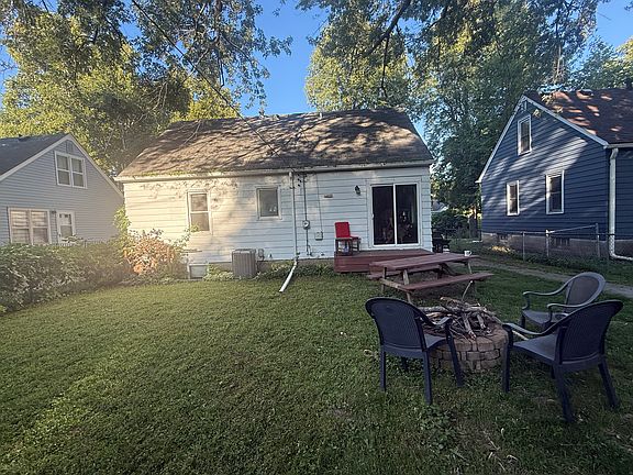 4th image of 3434 Taylor St NE
