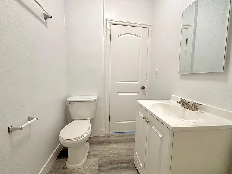 147 S Normandie Ave — Photo 7