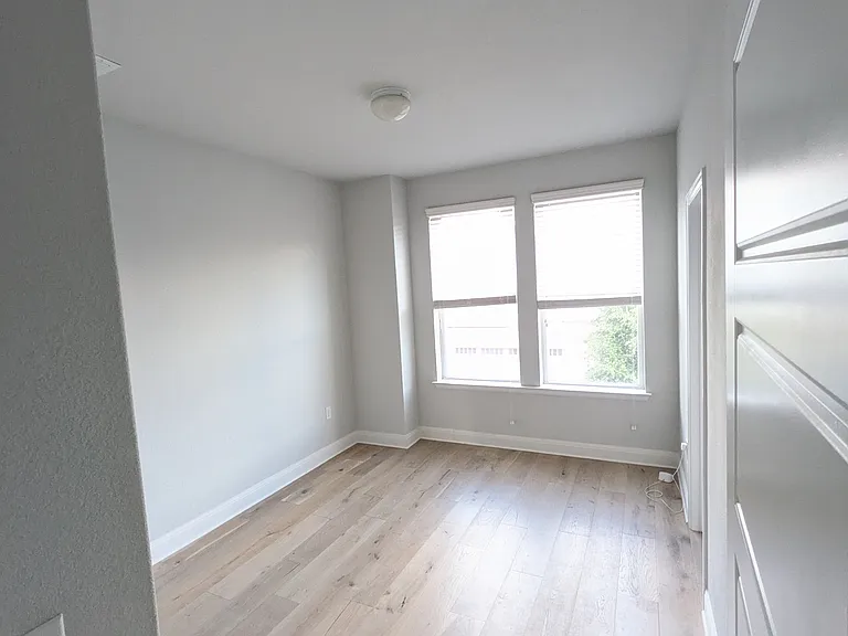 10208 Cienega Cv — Photo 12