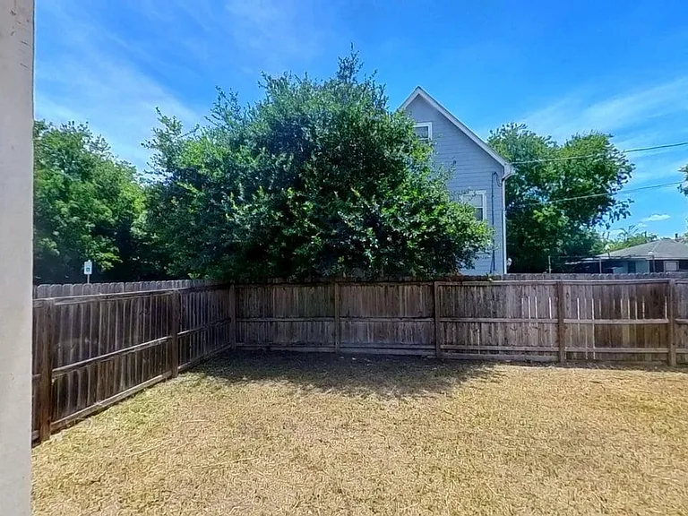 615 W Martin Luther King Dr #1 — Photo 28