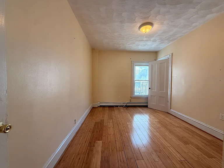 276 Lonsdale Ave #2 — Photo 5