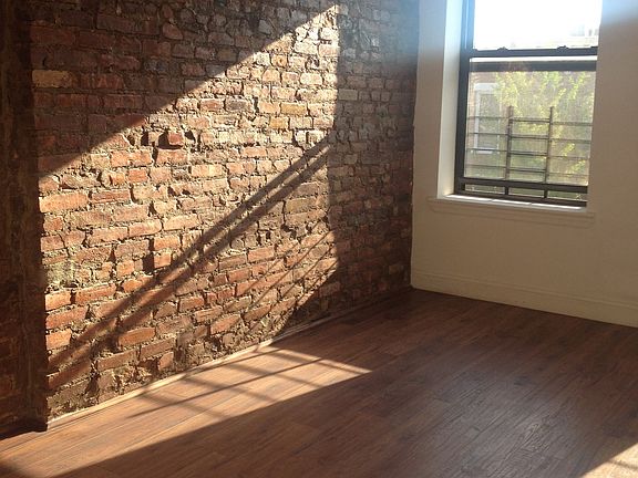 5th image of 165 Tompkins Ave APT 3