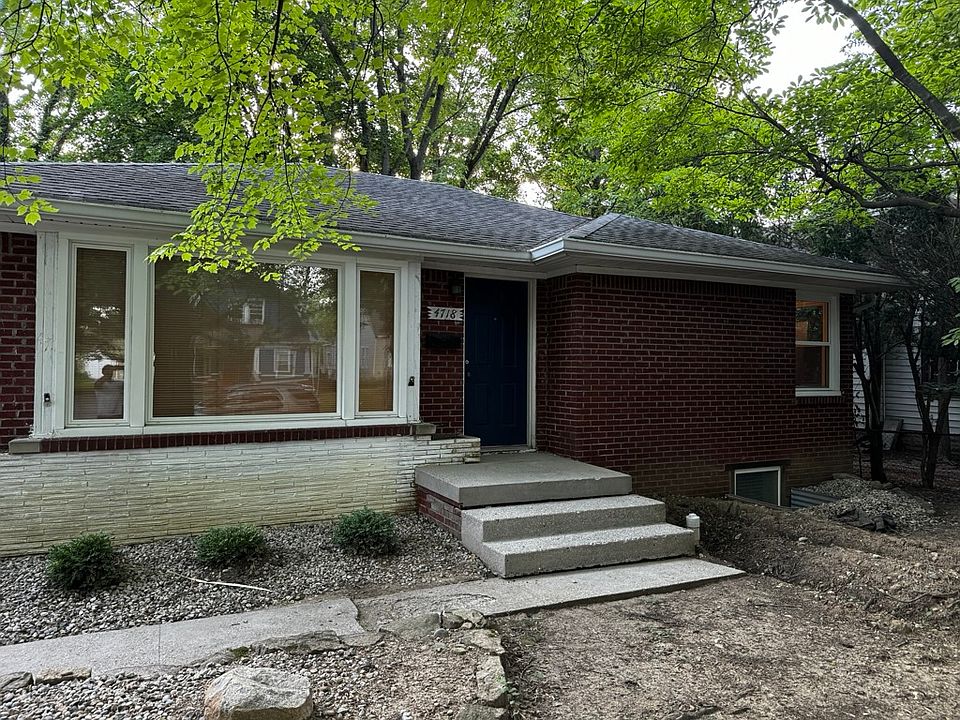 Front Picture window to open living room